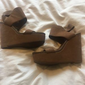 Vince Camuto Wedge Sandal - Beige (US Size 9)